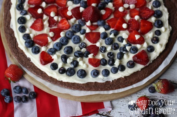 Star-Spangled Brownie Pizza - Feature 1