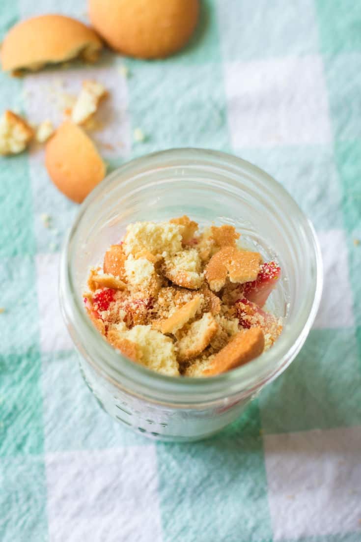 Raise your hand if you love no bake desserts? These No-Bake Strawberry Cheesecake Parfaits are an easy dessert recipe the whole family will love. #strawberryrecipe #strawberries #nobakedessert