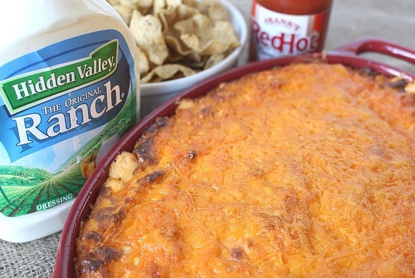 https://thefarmgirlgabs.com/wp-content/uploads/2014/09/Buffalo-chicken-Dip-feature-1.jpg