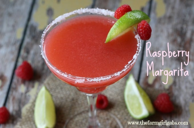 Raspberry Margarita - www.thefarmgirlgabs.com