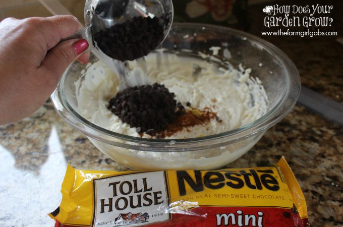 No-Bake Cannoli Cheesecake Jars Mini