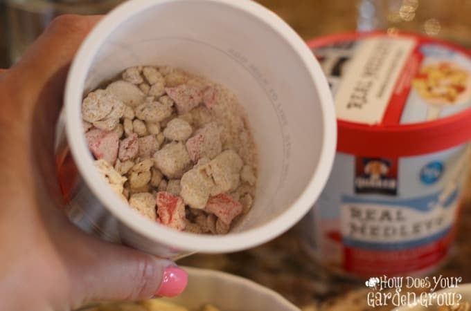 Quaker Real Medley Strawberry 1
