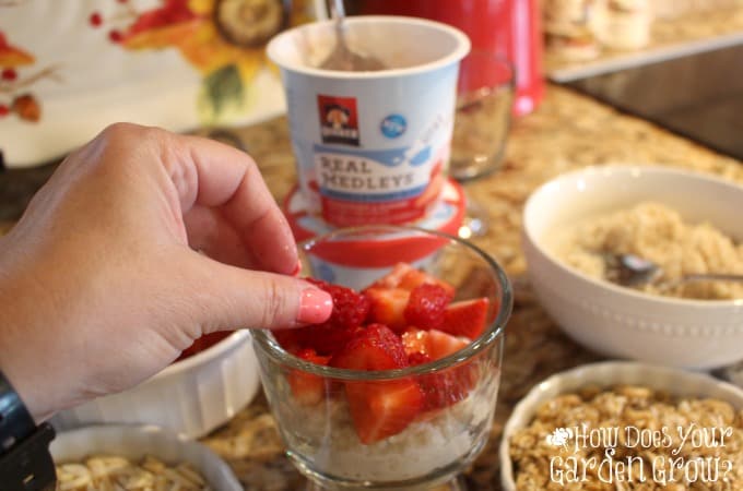 Quaker Real Medley Strawberry Breakfast Parfait 2