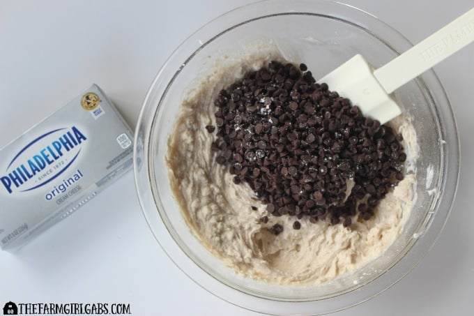 Cannoli Cheeseball step 2