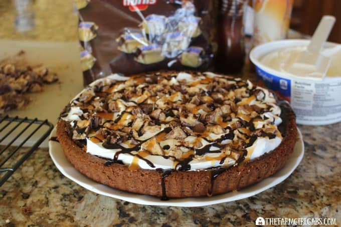 SNICKERS® Chocolate Dream Dessert - Prep 2