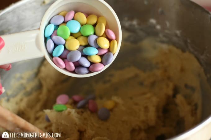 M&M® Ice Cream Sandwich Cookies - Step 1