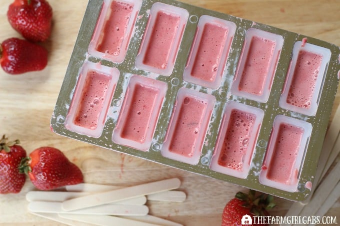 Strawberries And Cream Popsicles The Farm Girl Gabs®