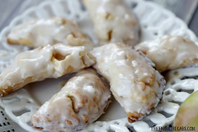 These sweet and simple Glazed Apple Hand Pies are the perfect fall treat. This easy recipe is ready in 30 minutes flat.
