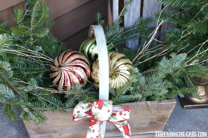 10 Ways To Decorate Your Porch For Christmas.
