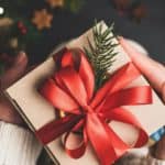 Struggling to find a easy gift idea for the holiday season? Here are 40 No Hassle Gift Ideas to make your holiday shopping a breeze. #giftideas #christmasgift #holidaygift