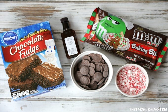 Fudge brownies and mint pair up to create these delicious Mint Fudge Brownie Truffles. This recipes is perfect for the holidays. #Ad #BakeInTheFun @Walmart
