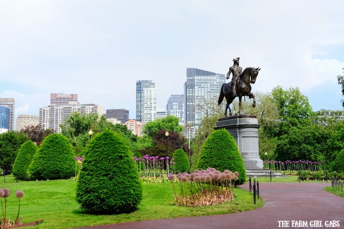 Thinking about visiting Boston? If you do (you really should!), check out these 15 Fun Things To Do In Boston.