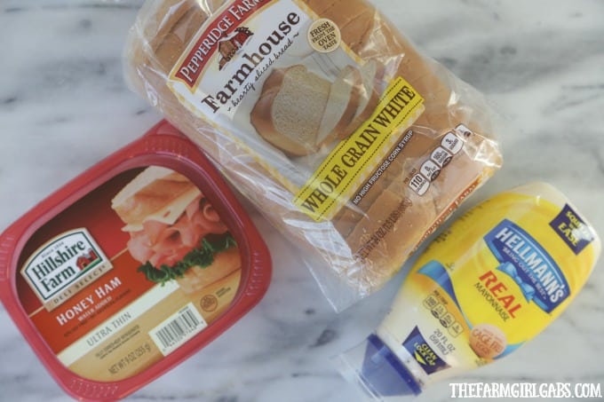 Serve breakfast in a flash with these Make Ahead Ham And Egg White Breakfast Sandwiches. #SandwichWithTheBest