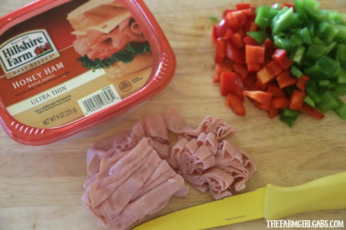 Serve breakfast in a flash with these Make Ahead Ham And Egg White Breakfast Sandwiches. #SandwichWithTheBest
