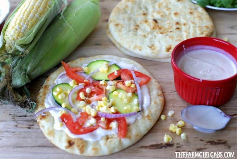 This delicious Sweet Corn Vegetable Flatbread made with fresh corn from Florida makes the perfect snack, meal or party dish! #Ad #SunshineSweetCorn #PizzaRecipe