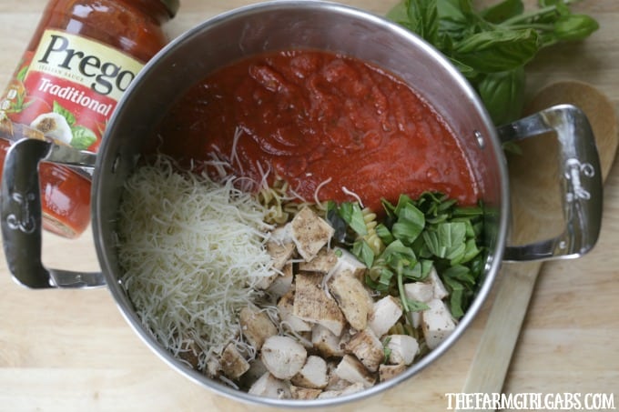 Busy school nights doesn’t mean you can’t have a delicious dinner ready in advance. This Grilled Chicken Parmesan Pasta Bake recipe is the perfect busy weeknight solution.