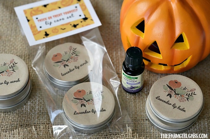 Your ghoul-friends will love getting their own special Halloween treat this year. This Trick or Treat Yourself Lip Care Set is the perfect way to treat the grown-ups with a pampering treat this Halloween.