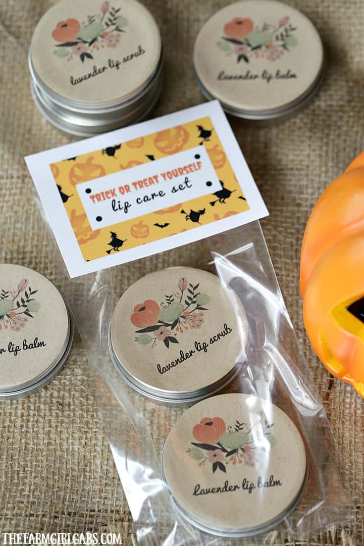 Your ghoul-friends will love getting their own special Halloween treat this year. This Trick or Treat Yourself Lip Care Set is the perfect way to treat the grown-ups with a pampering treat this Halloween.
