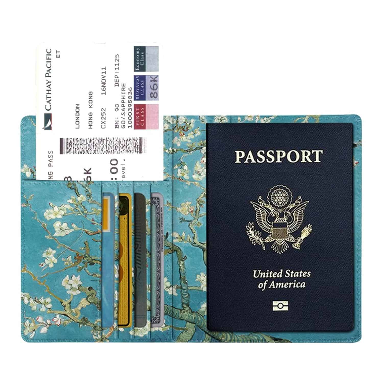 Looking for a gift idea for your college student planning to study abroad? I have some fun, stylish and practical travel Gift Ideas For The Study Abroad Student.