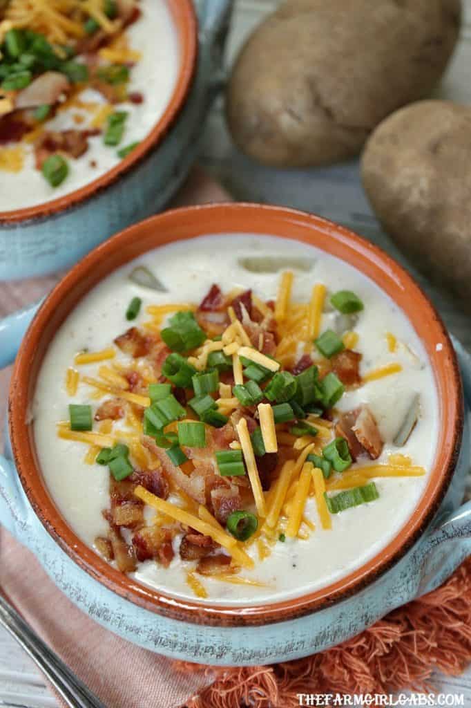 You won't be able to resist the soul-soothing comfort of this delicious Loaded Baked Potato Soup recipe.