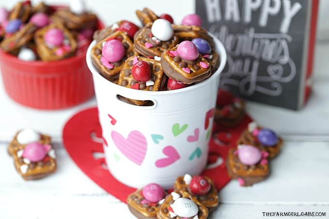 A little bit sweet, a little bit salty and oh so good! These Valentine ROLO Pretzel Sandwiches are a sweet treat for Valentine's Day.