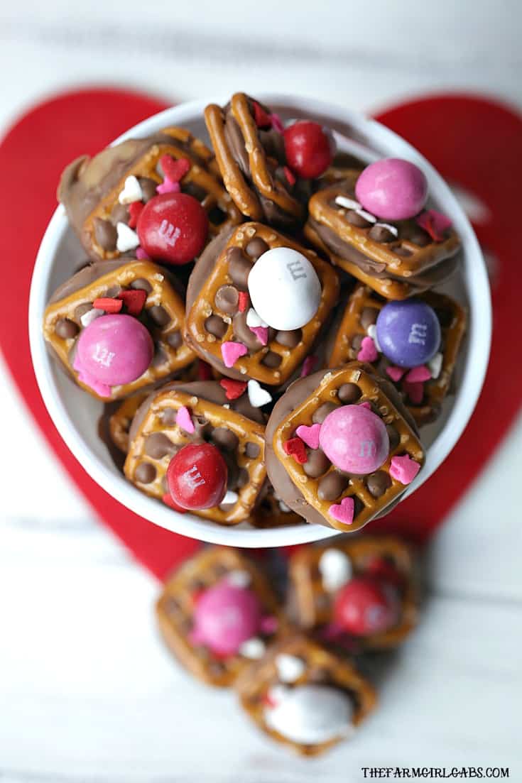 A little bit sweet, a little bit salty and oh so good! These Valentine ROLO Pretzel Sandwiches are a sweet treat for Valentine's Day. #Snacks #ValentinesDay #ROLOPretzels #Dessert