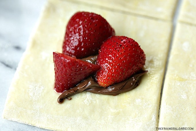 With just three main ingredients, Strawberry Nutella Pastries are a drool-worthy dessert that everyone will love.