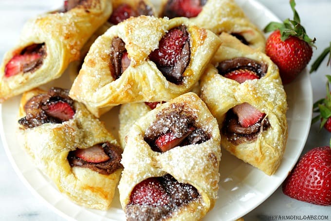 With just three main ingredients, Strawberry Nutella Pastries are a drool-worthy dessert that everyone will love.