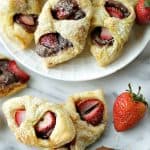 With just three main ingredients, Strawberry Nutella Pastries are a drool-worthy dessert that everyone will love. #strawberryrecipe #nutella #dessert #breakfastrecipe