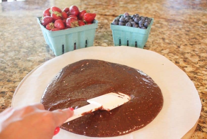 This red, white and blue Star-Spangled Brownie Pizza is perfect for any patriotic celebration. Bring this easy patriotic recipe to your July 4th picnic. Your guests will love this decadent chocolate brownie recipe.