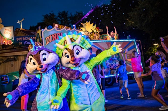 Planning a trip to the Happiest Place on Earth? Check out these Five Things You Should Try on Your Next Trip to Disney World.