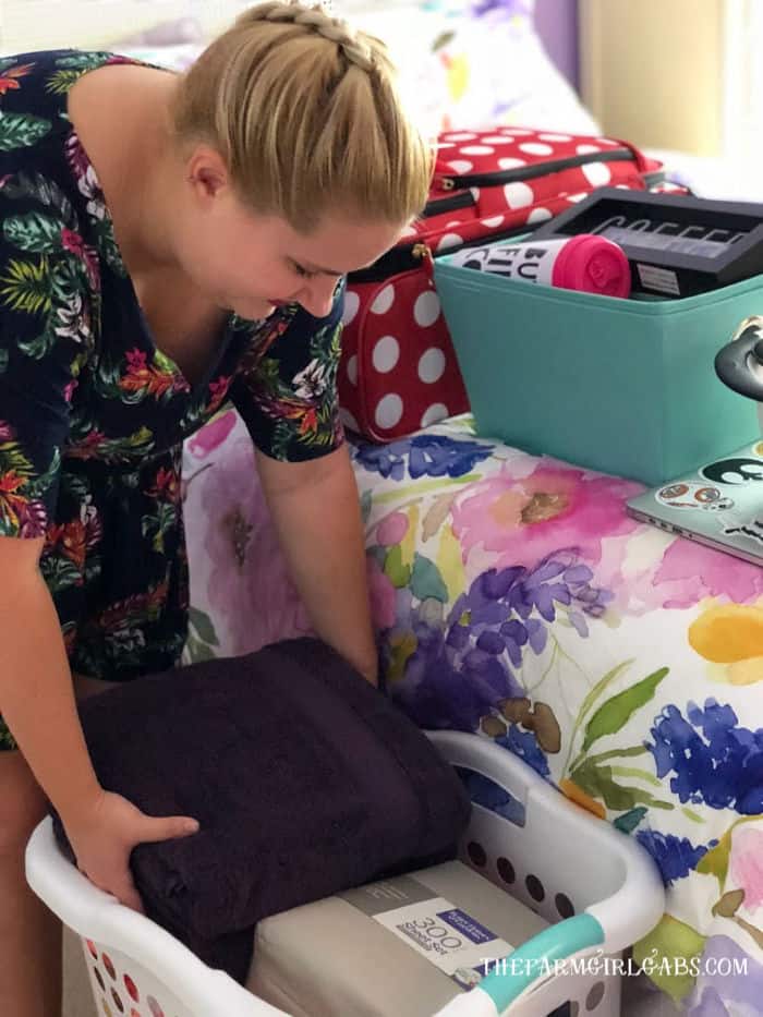 Moving into your first college apartment is a big step. Do you have all of these essentials to make your apartment the perfect home away from home? AD #CampusReadybedbathandbeyond #BacktoCollegeWalmart