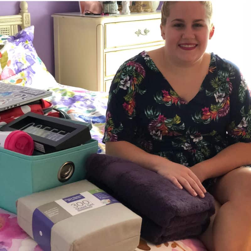 Moving into your first college apartment is a big step. Do you have all of these essentials to make your apartment the perfect home away from home? AD #CampusReadybedbathandbeyond #BacktoCollegeWalmart
