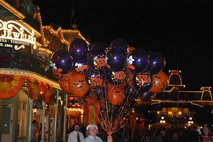 Boo to you and you and you! Get your Halloween on at Walt Disney World. Here are Spooktacular Tips for Mickey's Not So Scary Halloween Party. #waltdisneyworld #disneyland #halloween #mnsshp #disneyprincess #disneyworld #disneyhalloween