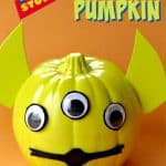 Oooooh......pumpkins! This Toy Story Alien Pumpkin is a fun Halloween no-carve pumpkin craft. It will be a hit with the kids and Andy’s toys. #ToyStory #Pumpkin #HalloweenCraft #HalloweenDecor #Disney #DisneyCraft #ToyStoryLand #WaltDisneyWorld