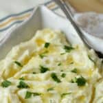 Mashed potatoes are the perfect side dish for meat or poultry. This easy recipe is creamy, buttery and oh so good. This mashed potatoes recipe is a great Thanksgiving side dish too. Super easy and even has a secret ingredient to make this potato recipe extra creamy. Your family will definitely want seconds. #mashedpotatoes #thanksgivingsidedish #potatorecipe