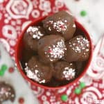 Fudge brownies and mint pair up to create these delicious Mint Fudge Brownie Truffles. Sink your teeth into this decadent truffle recipe which is perfect for the holidays.