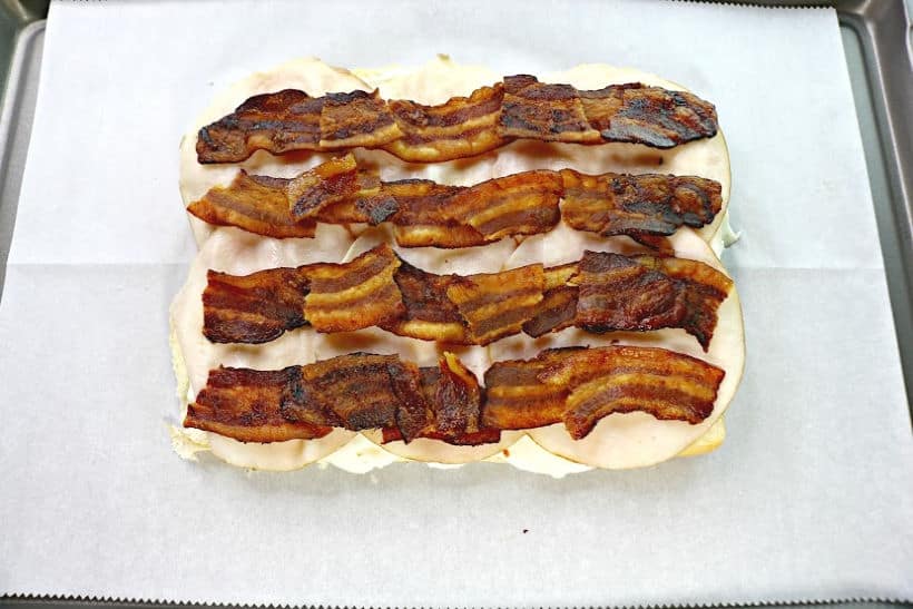 You don't have to go to the famous Brown Hotel to enjoy these Kentucky Hot Brown Sliders. These drool-worthy sandwiches are a delicious homemade version of the yummy Hot Brown. #hotbrown #sliders #kentuckyhotbrown #sandwich
