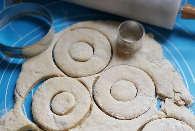 There is no denying it, these melt in your mouth no-yeast Cinnamon Sugar Donuts will satisfy everyone's sweet tooth. Made with an easy cake batter, this classic donut recipe is a real winner.