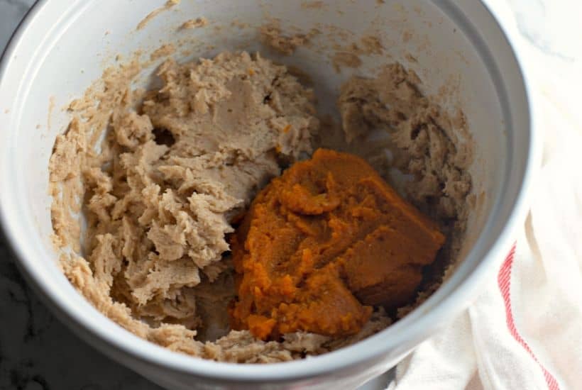 These Bakery Style Soft Pumpkin Cookies are soft and mildly sweet with just the right amount of pumpkin spice. The cream cheese icing is the perfect topping make this pumpkin cookie recipe a perfect fall treat. #pumpkincookies #pumpkinrecipe #falldessert #cookierecipe