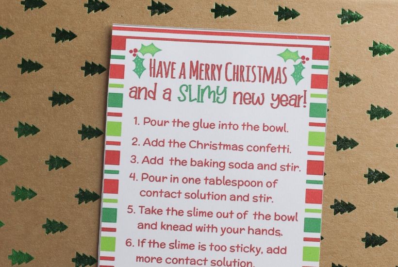 Kids will love receiving this easy Christmas Slime In A Box Gift Idea. This fun DIY Christmas gift takes minutes to put together.