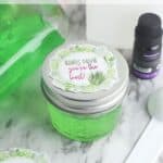 Can't leave home with the hand sanitizer. This DIY Hand Sanitizer Gift idea is an easy make-at-home version that you can give to family and friends. Top with a free printable label. Make you own antibacterial hand gel with this easy DIY recipe.
