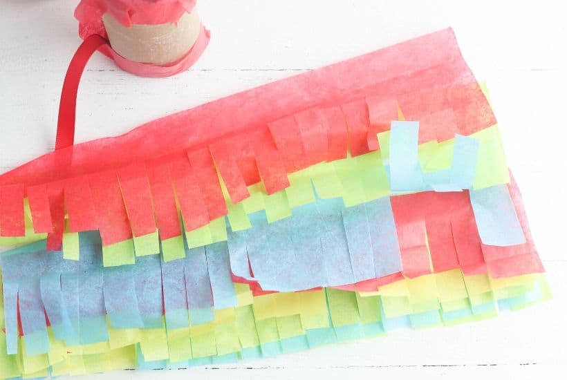 Extra toilet paper rolls in the house? I bet! These DIY Toilet Paper Roll Pinatas are a fun kid's craft to make for your next Cinco de May fiesta.