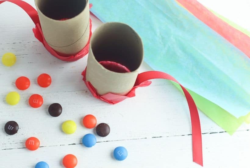Extra toilet paper rolls in the house? I bet! These DIY Toilet Paper Roll Pinatas are a fun kid's craft to make for your next Cinco de May fiesta.