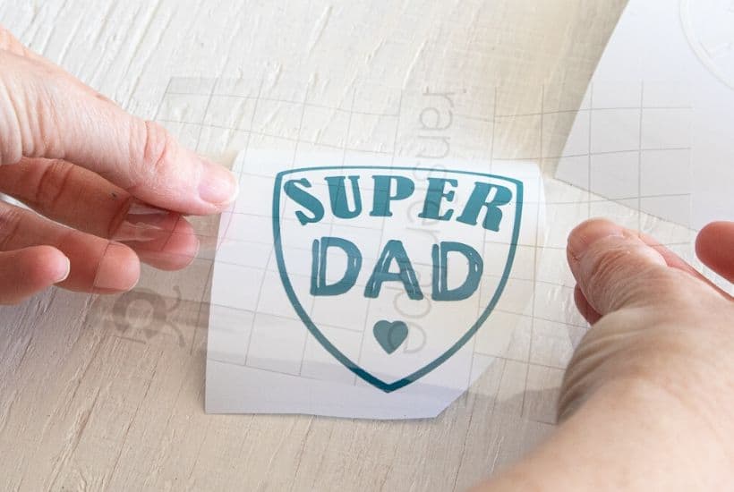 Say thanks to dad! Make dad this easy Cricut DIY Super Dad Father’s Day Mug. This Super Dad mug is an easy beginner Cricut craft project.