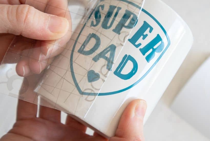Say thanks to dad! Make dad this easy Cricut DIY Super Dad Father’s Day Mug. This Super Dad mug is an easy beginner Cricut craft project.
