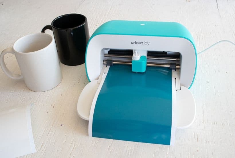 Say thanks to dad! Make dad this easy Cricut DIY Super Dad Father’s Day Mug. This Super Dad mug is an easy beginner Cricut craft project.