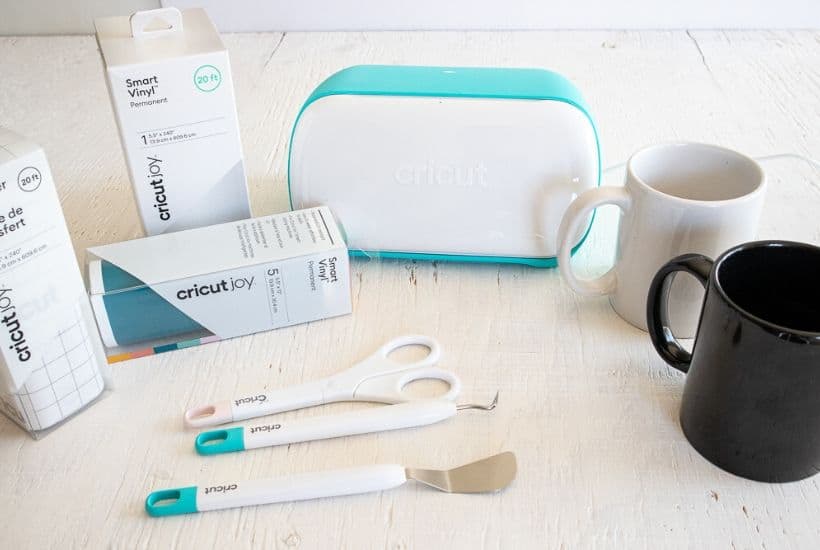 Say thanks to dad! Make dad this easy Cricut DIY Super Dad Father’s Day Mug. This Super Dad mug is an easy beginner Cricut craft project.