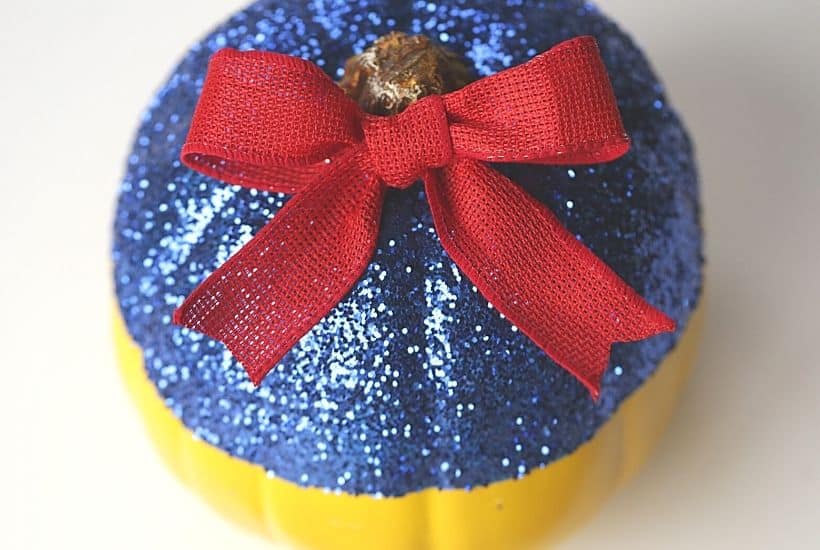 This no-carve Disney Snow White Pumpkin really is the fairest of them all. This easy no-carve pumpkin is a fun Halloween craft for kids. If you love Disney Princesses, then this is a really easy and fun Disney craft to make. Kids will love making this pumpkin craft for Halloween.