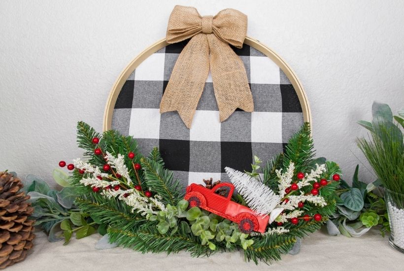 Buffalo Plaid Christmas Hoop Wreath